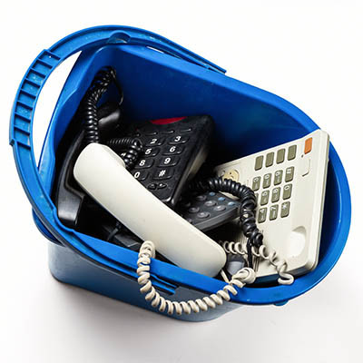 4 Reasons to Get Rid of Your Landline Telephone